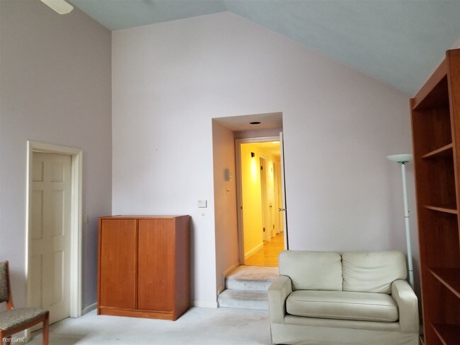 Building Photo - 49 Ashcroft Rd