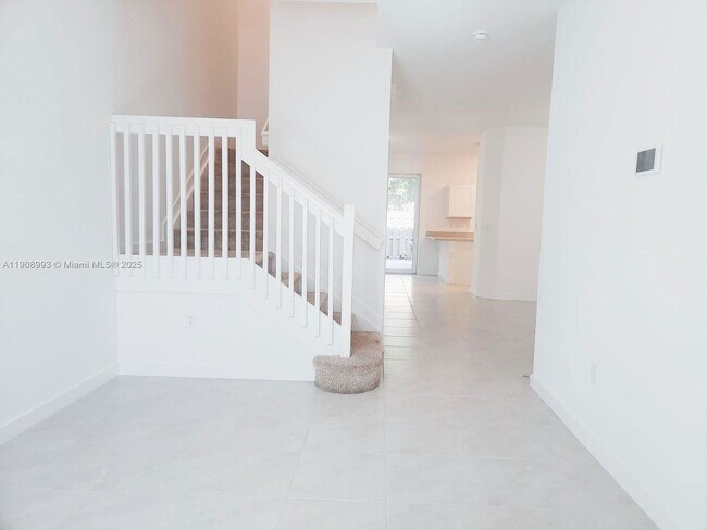 Foto del edificio - 1363 NW 208th Terrace