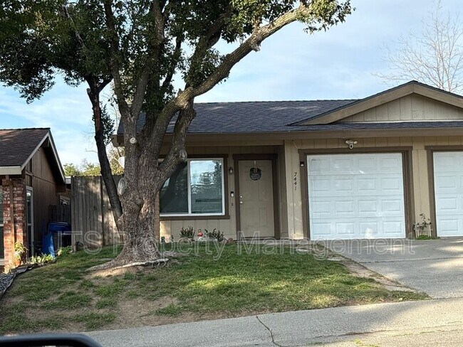 Building Photo - 7441 Willowcreek Dr