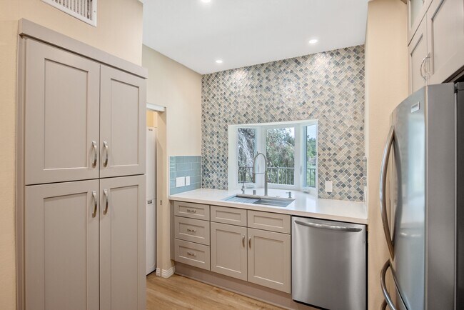 Foto del edificio - 5530 Spanish Oak Ln