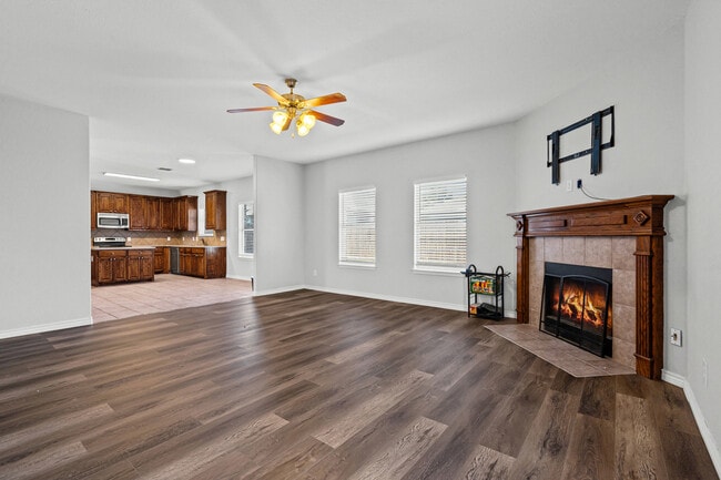 Foto del edificio - 12404 Pinestraw Rd