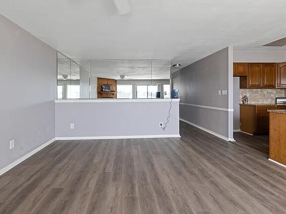 Foto del edificio - 241 Anchor Rd