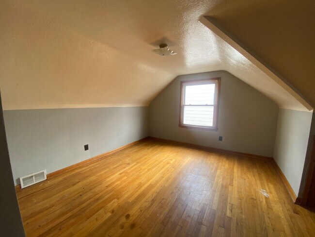 Foto del edificio - Charming 3-Bedroom Property in Prime Location
