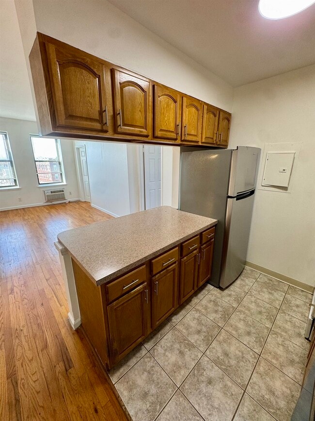 Foto del edificio - 43 Van Wagenen Ave