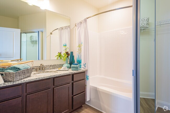 Ivy- 2BR, 2BA - Beacon on 5th