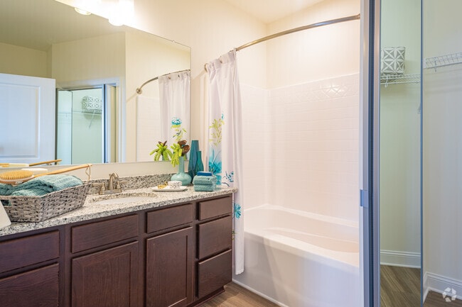 Ivy- 2BR, 2BA - Beacon on 5th