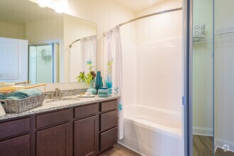 Ivy- 2BR, 2BA - Beacon on 5th