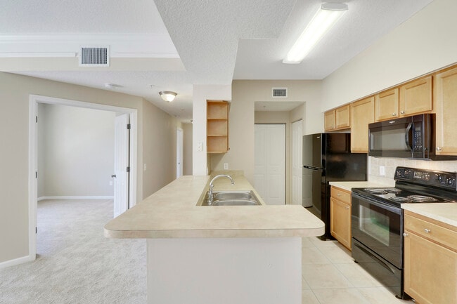 Building Photo - 9211 Myrtlewood Cir W