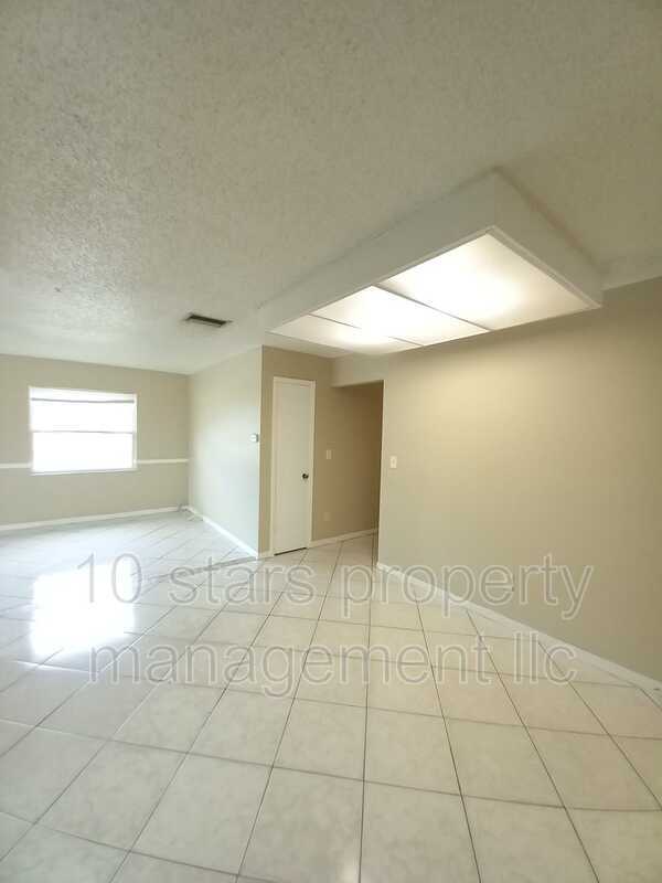 Building Photo - 6881 59th Way N