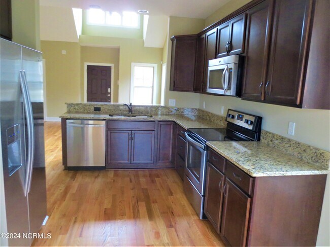 Building Photo - 119 Cypress Cir