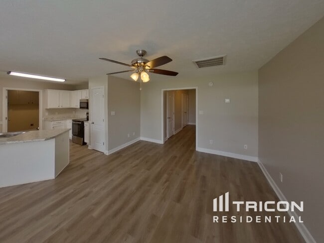 Foto del edificio - 1436 Beaconcrest Cir