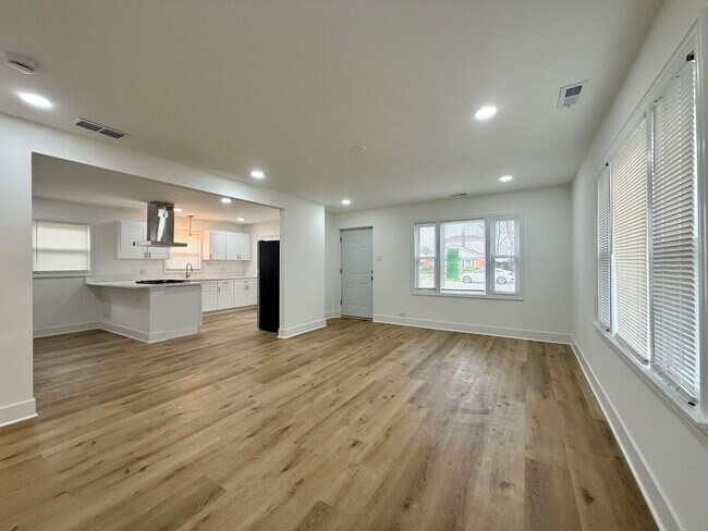 Foto del edificio - 14916 Langley Ave