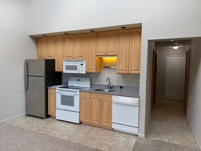 Foto del edificio - 2 Bed, 2 Bath Upper Level Condo