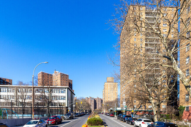 Building Photo - Gouverneur Gardens III