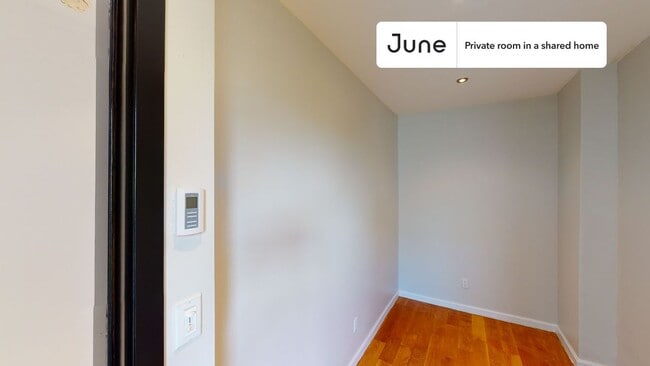 Foto del edificio - Room in Shared 3 bed/1 bath home