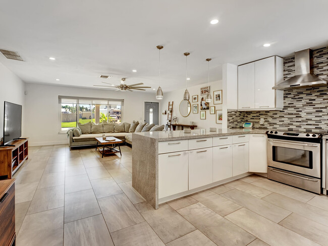 Building Photo - 3122 Pierson Dr