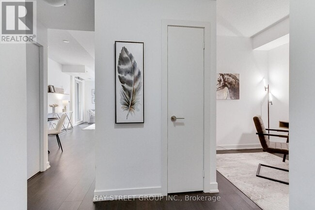 Photo du bâtiment - 199 Richmond St W