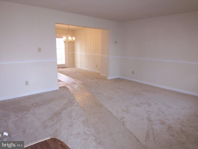 Building Photo - 3 Mahogany Dr
