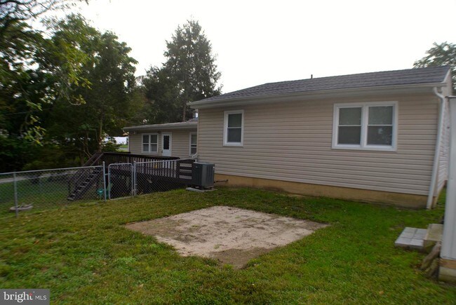 Building Photo - 7628 Beach Dr