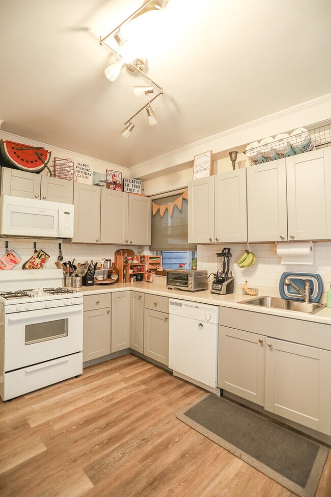 Foto del edificio - 4157 N Wolcott Ave