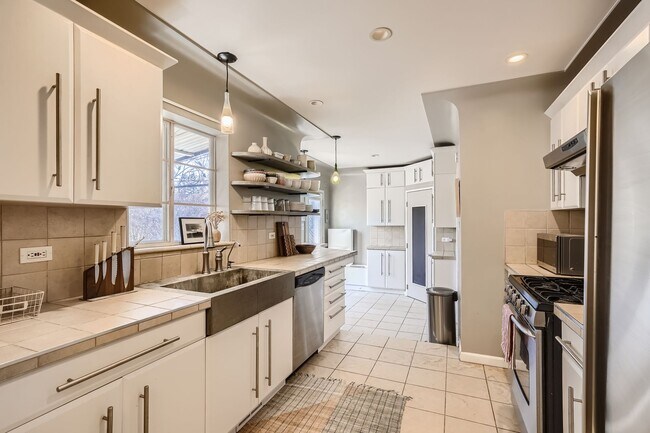 Photo - Fantastic 2 bedroom Remolded Ranch in Mayf... House