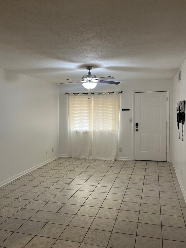 Primary Photo - 403 Hayden Rd