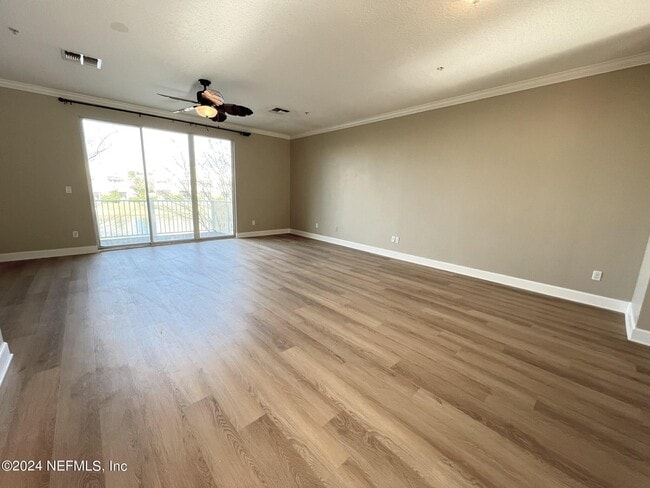 Foto del edificio - 4462 Ellipse Dr