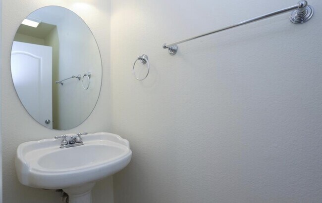 Guest Bathroom - 1841 Spring Straw Ln
