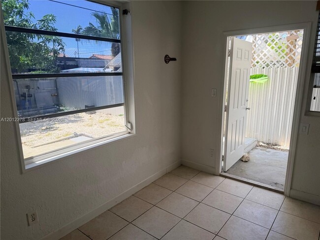 Foto del edificio - 3620 NW 19th St