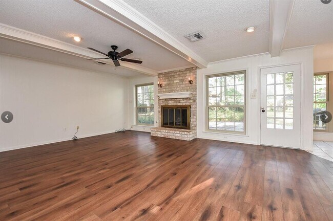 Building Photo - 5406 3 Oaks Cir