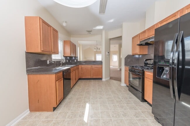 Building Photo - 2623 Cardinal Elm St