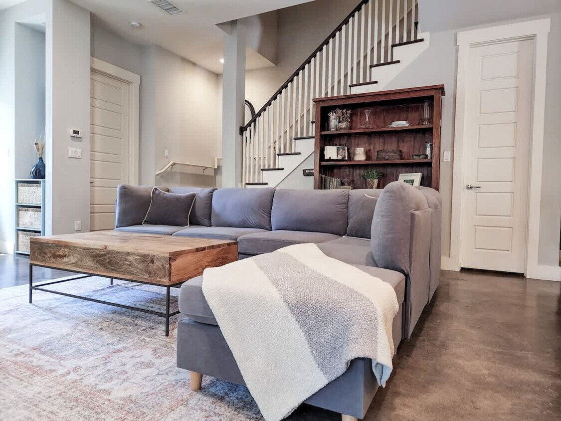 Foto principal - 803B Dawson Rd