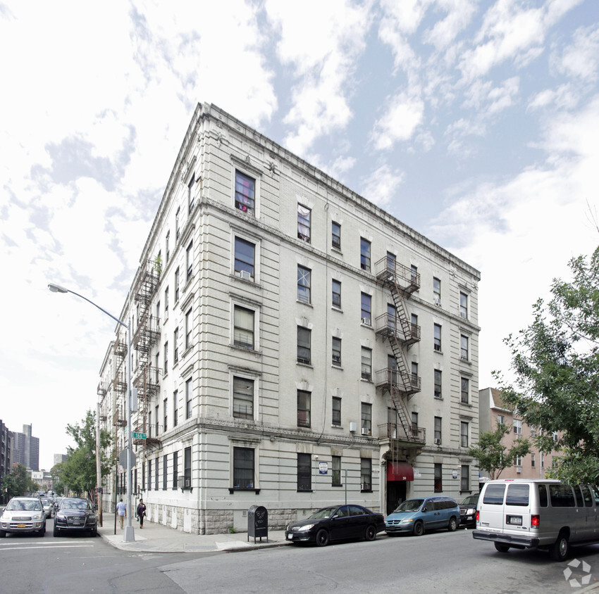 Primary Photo - 280 E 166th St