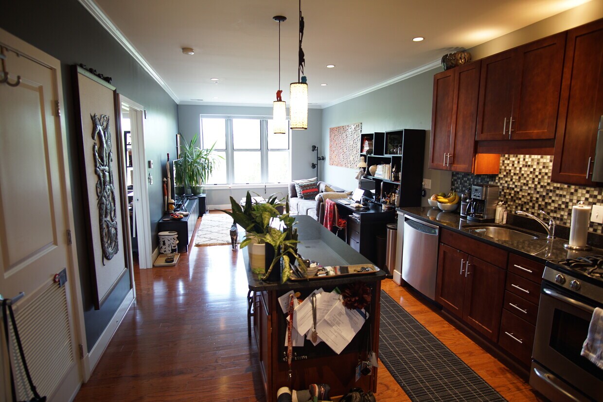 Large open floor plan - 1800 Wilson Blvd