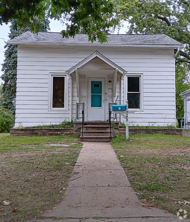 Building Photo - 926 W Shiawassee St