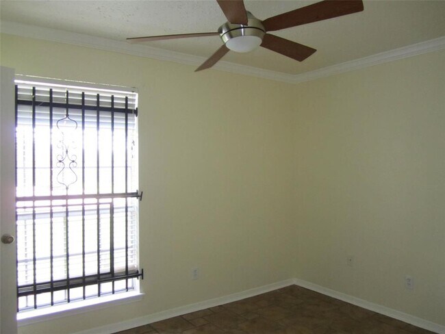 Foto del edificio - 1142 Mossridge Dr
