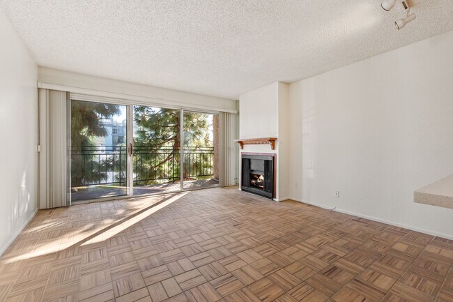 Foto del edificio - 600 Monterey Blvd