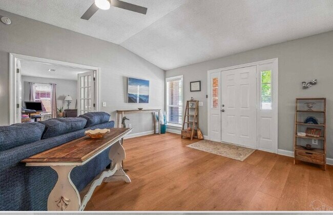 Building Photo - 539 Childers St