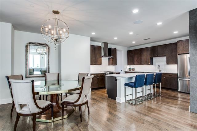 Foto del edificio - 2934 N Hall St
