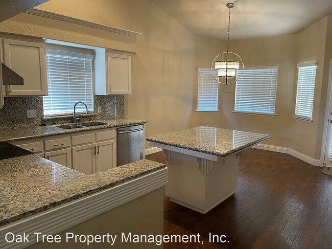 Foto del edificio - 3 br, 2 bath House - 10231 N. Whitney Avenue