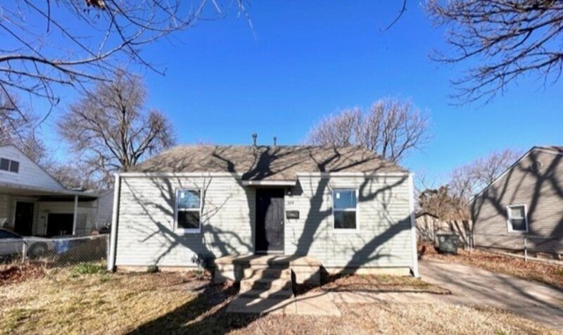 Primary Photo - 228 S 70th E Ave