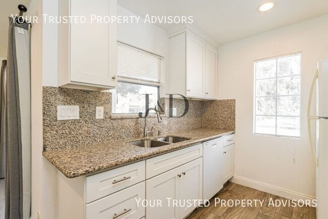 Building Photo - 10790 Aderman Ave