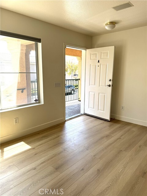 Foto del edificio - 1011 Harbor Village Dr