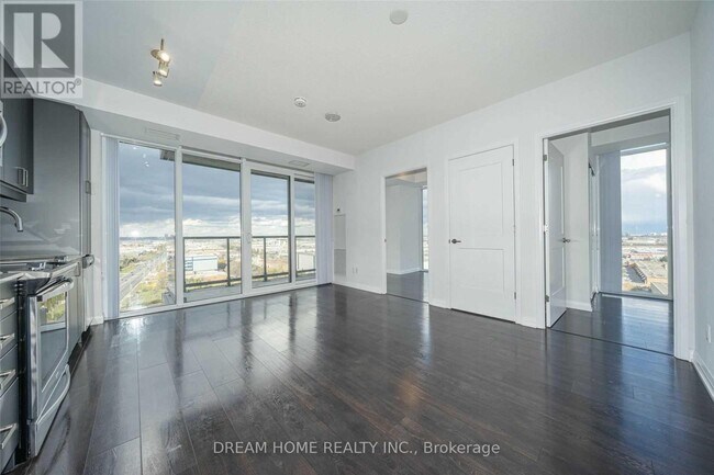 Photo du bâtiment - 7895 Jane St