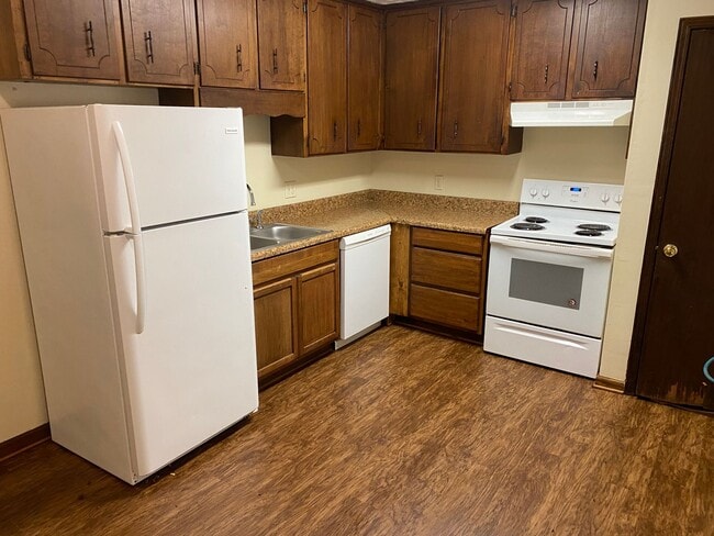 Foto del edificio - 2 Bed 1 bath duplex off Tallassee Rd