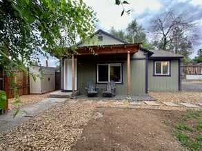 Building Photo - 504 NE Quimby Ave