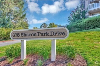 Building Photo - 675 Sharon Park