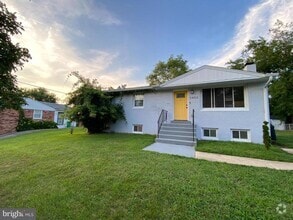 Building Photo - 7402 Lenham Dr