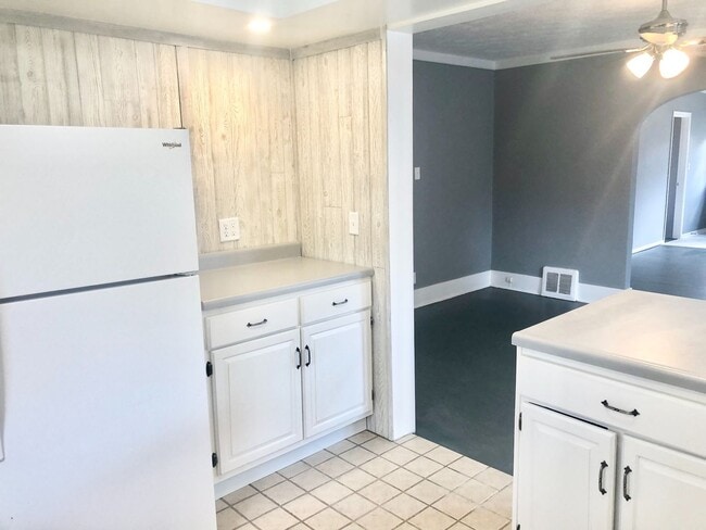Building Photo - Charming Completely Remodeled Home!