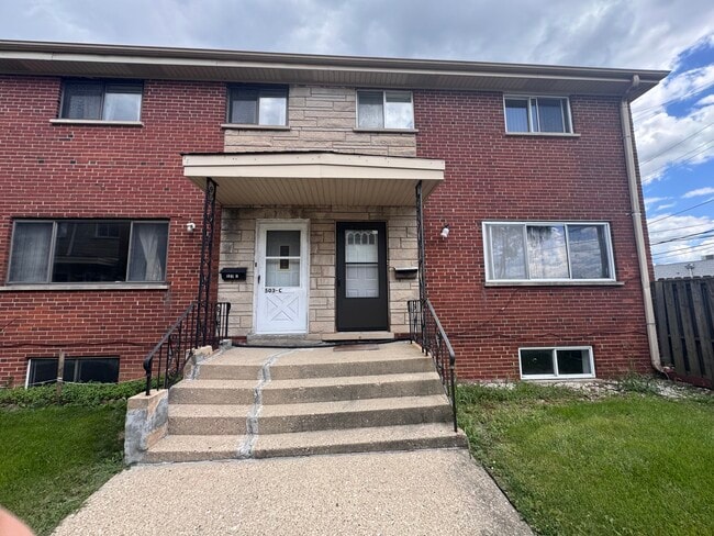 Building Photo - 503 James Ct
